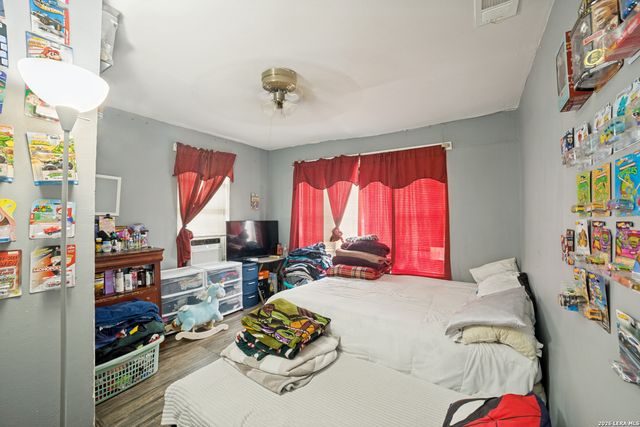 1915 DELFINO ST, San Antonio, TX 78237
