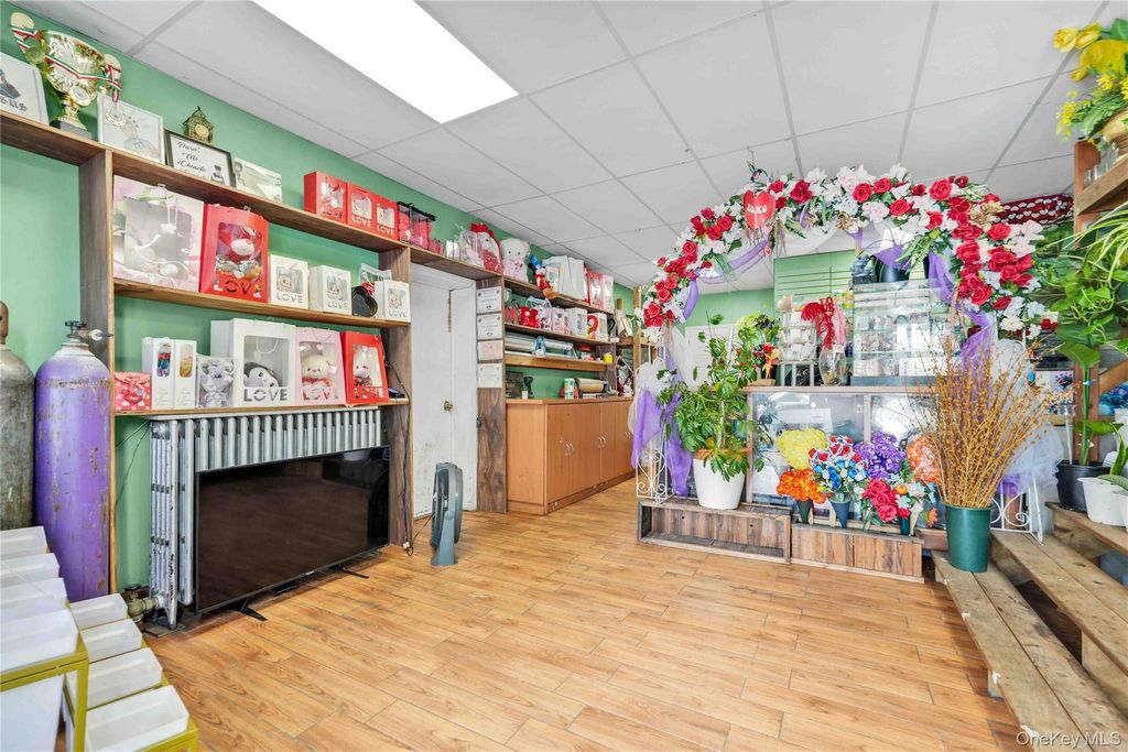 73-35 Myrtle Avenue, Glendale, NY 11385 — photo 4