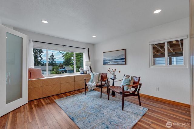 18610 10th Ave NE, Poulsbo, WA 98370