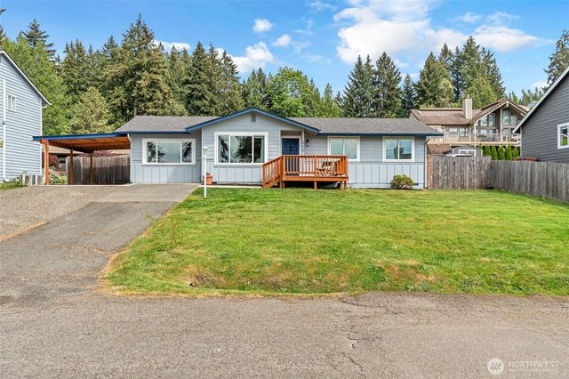 18610 10th Ave NE, Poulsbo, WA 98370