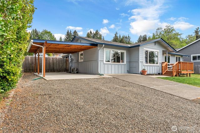 18610 10th Ave NE, Poulsbo, WA 98370
