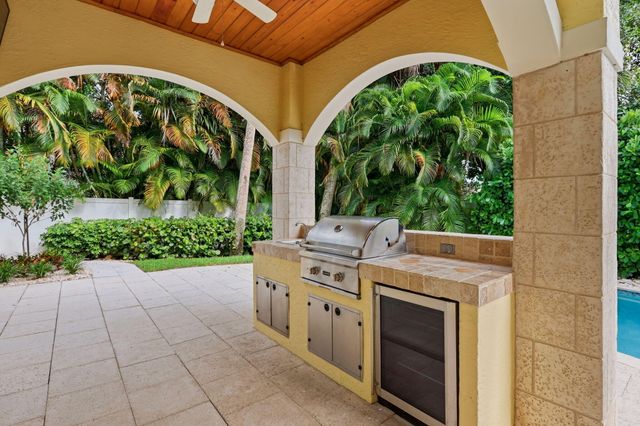106 Nativa Circle, North Palm Beach, FL 33410
