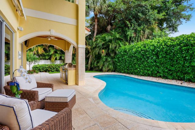 106 Nativa Circle, North Palm Beach, FL 33410