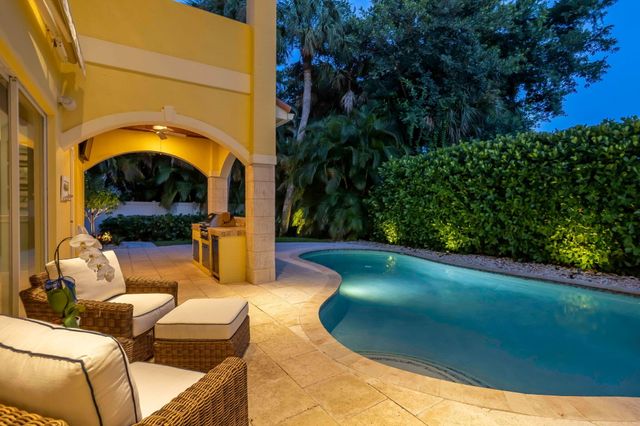 106 Nativa Circle, North Palm Beach, FL 33410