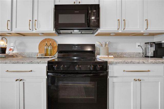 661 N Pear Street, Gardner, KS 66030