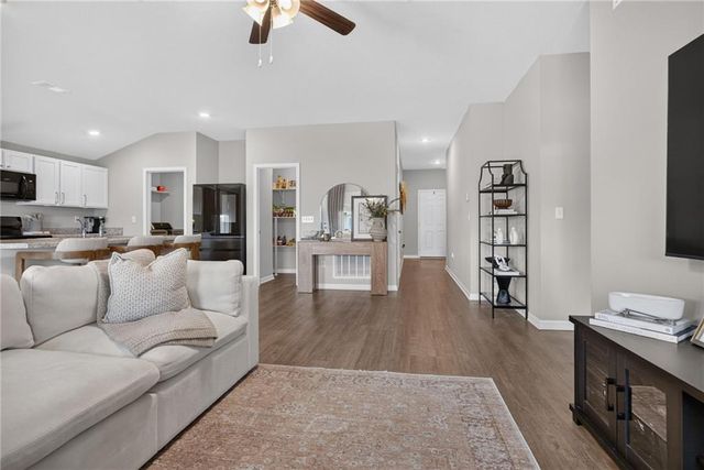 661 N Pear Street, Gardner, KS 66030