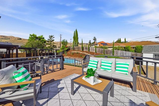 1237 Renraw Drive, San Jose, CA 95127