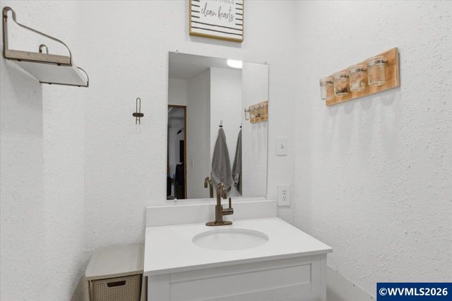 1154 S Second St, Lebanon, OR 97355