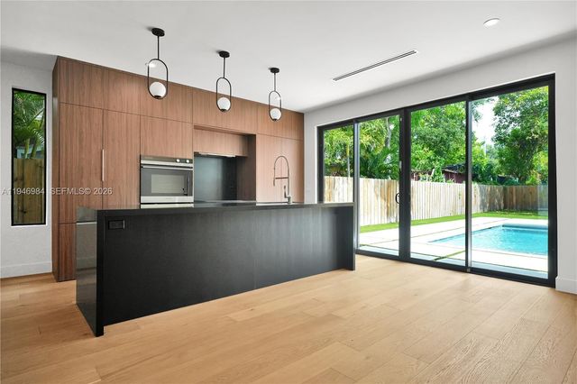 223 NW 51st St, Miami, FL 33127