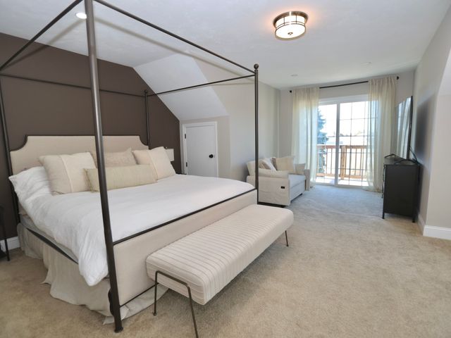 10 De Marco Ter A, Worcester, MA 01613
