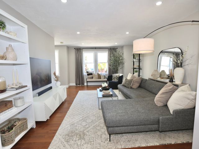 10 De Marco Ter A, Worcester, MA 01613