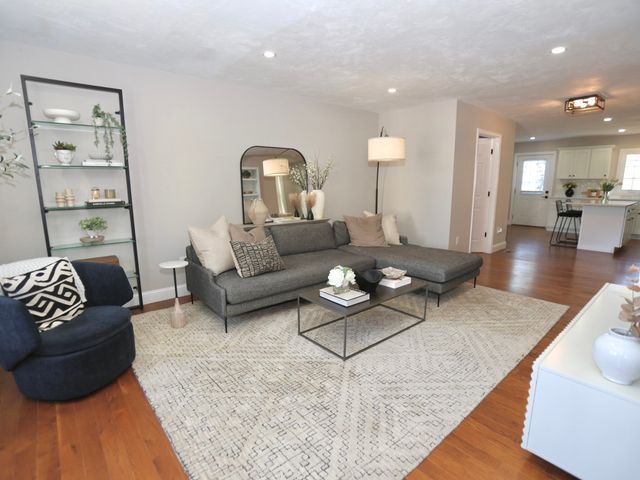 10 De Marco Ter A, Worcester, MA 01613