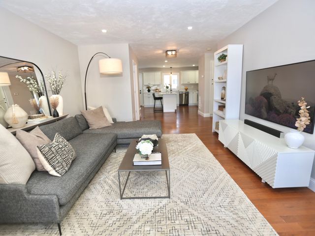 10 De Marco Ter A, Worcester, MA 01613
