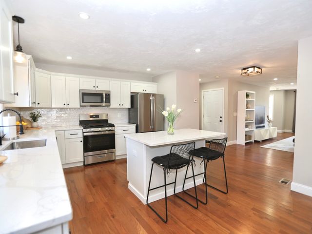10 De Marco Ter A, Worcester, MA 01613