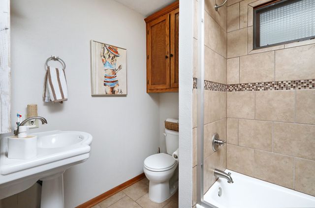 207 Cottage Lane, Montezuma, IA 50171