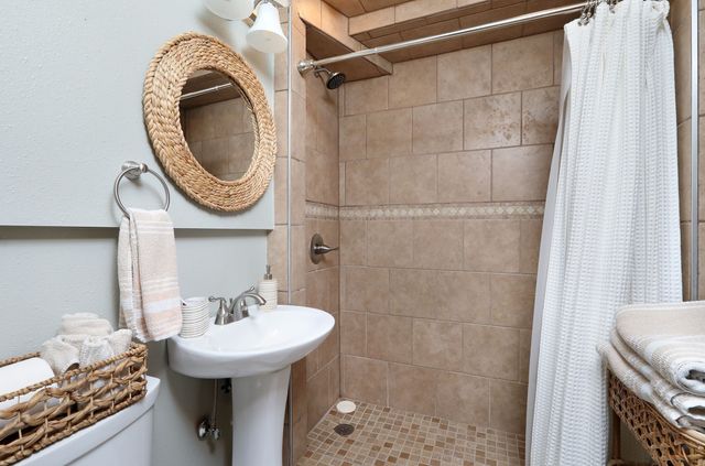 207 Cottage Lane, Montezuma, IA 50171