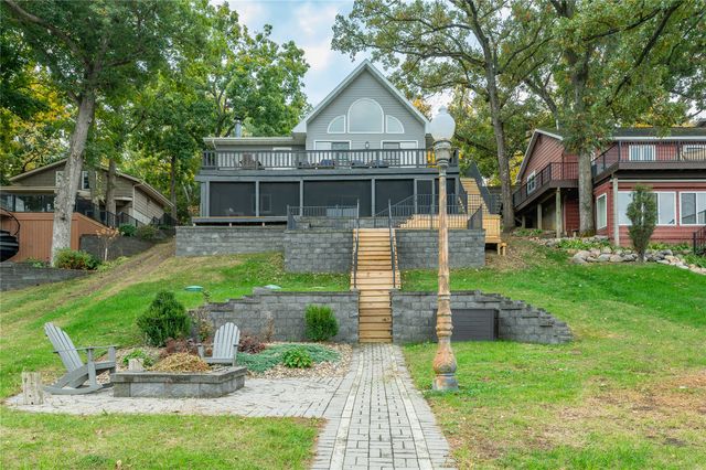 207 Cottage Lane, Montezuma, IA 50171