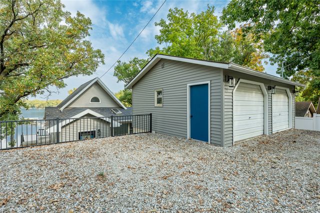 207 Cottage Lane, Montezuma, IA 50171