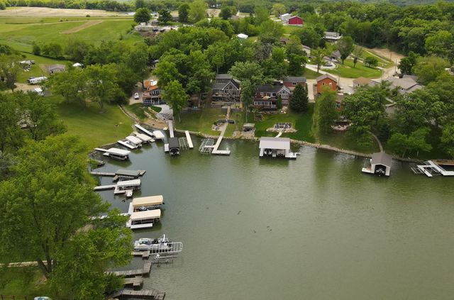 207 Cottage Lane, Montezuma, IA 50171