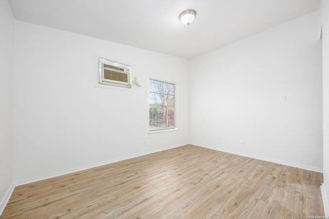 5119 VILLAGE CRST, San Antonio, TX 78218