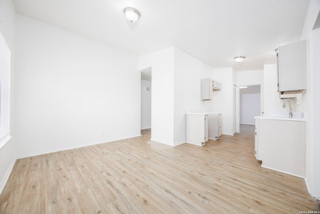 5119 VILLAGE CRST, San Antonio, TX 78218