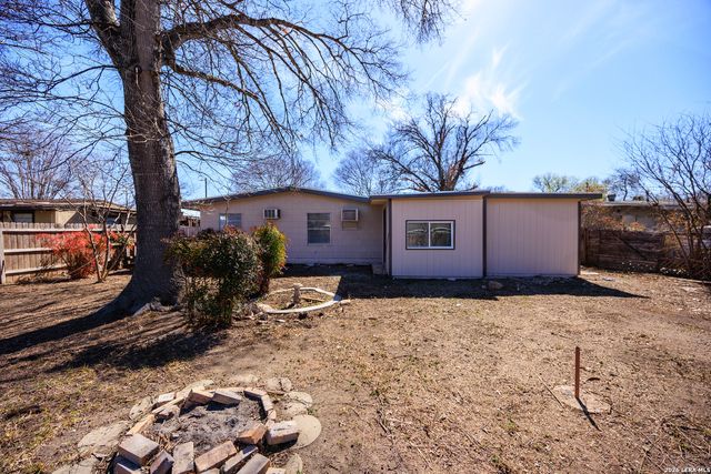 5119 VILLAGE CRST, San Antonio, TX 78218