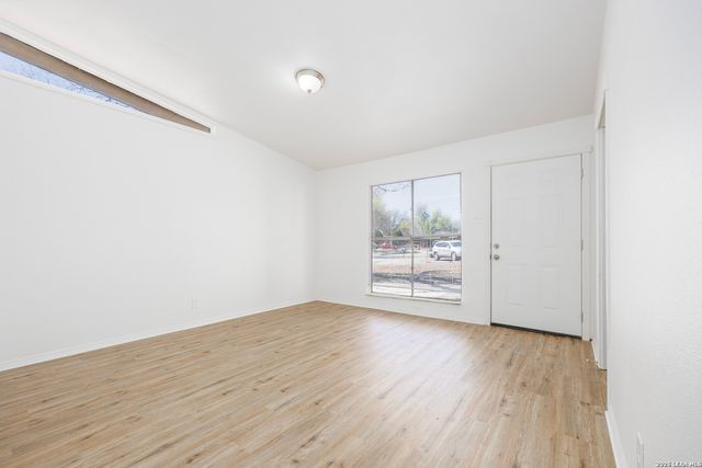 5119 VILLAGE CRST, San Antonio, TX 78218