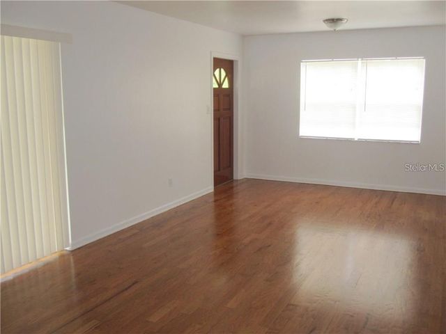 3302 W WALLACE AVENUE, Tampa, FL 33611
