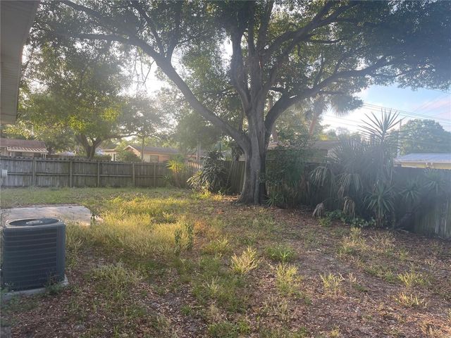 3302 W WALLACE AVENUE, Tampa, FL 33611