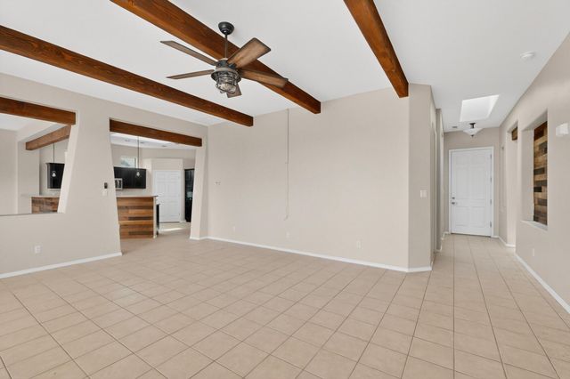 624 5th Street NE, Rio Rancho, NM 87124