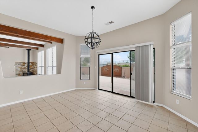624 5th Street NE, Rio Rancho, NM 87124