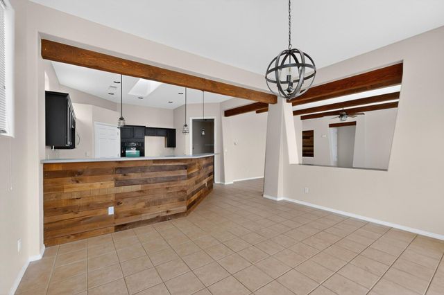 624 5th Street NE, Rio Rancho, NM 87124