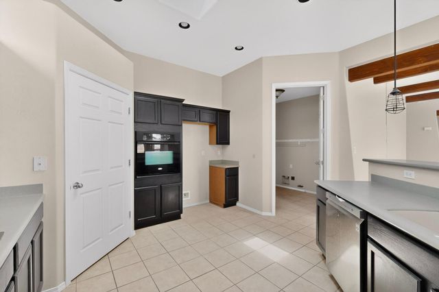 624 5th Street NE, Rio Rancho, NM 87124