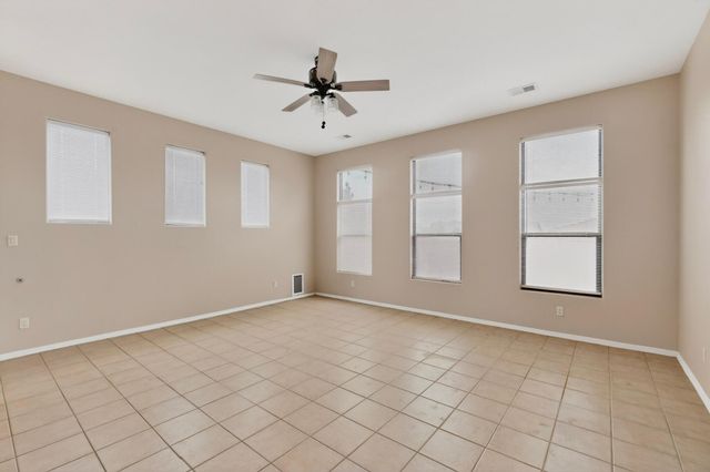 624 5th Street NE, Rio Rancho, NM 87124