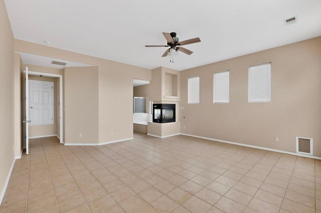 624 5th Street NE, Rio Rancho, NM 87124