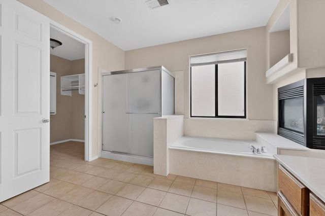 624 5th Street NE, Rio Rancho, NM 87124