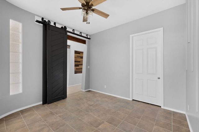 624 5th Street NE, Rio Rancho, NM 87124