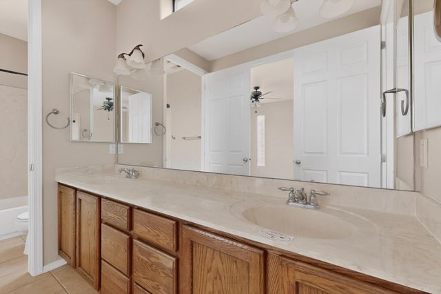 624 5th Street NE, Rio Rancho, NM 87124