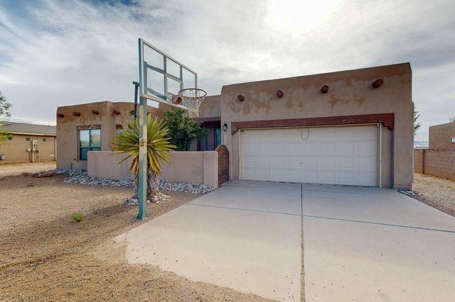624 5th Street NE, Rio Rancho, NM 87124