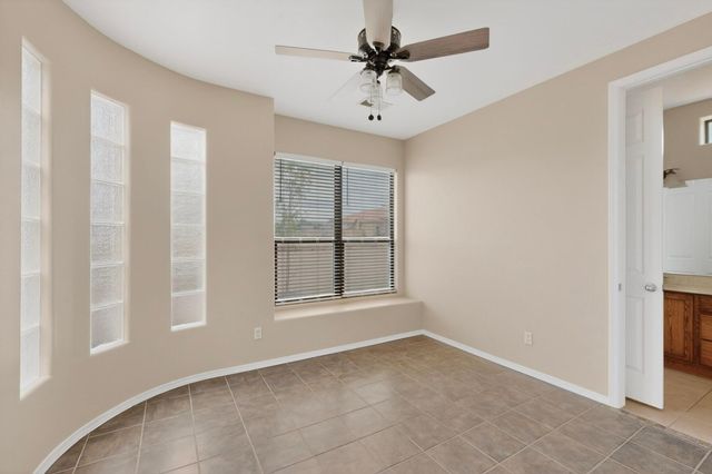 624 5th Street NE, Rio Rancho, NM 87124