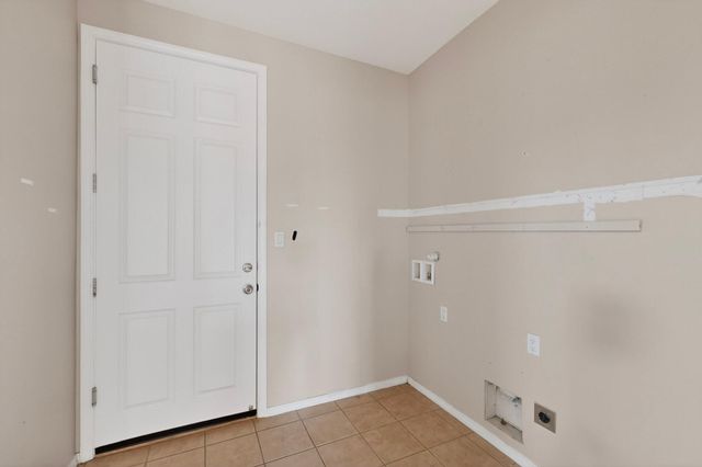 624 5th Street NE, Rio Rancho, NM 87124