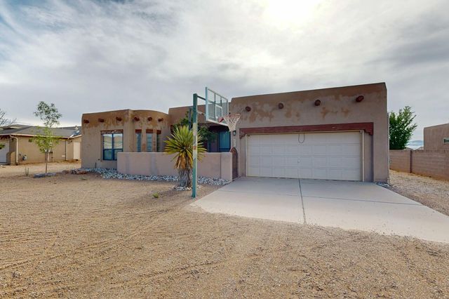 624 5th Street NE, Rio Rancho, NM 87124