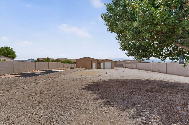 624 5th Street NE, Rio Rancho, NM 87124