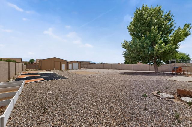 624 5th Street NE, Rio Rancho, NM 87124