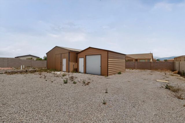 624 5th Street NE, Rio Rancho, NM 87124