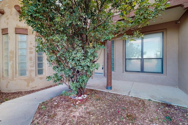624 5th Street NE, Rio Rancho, NM 87124