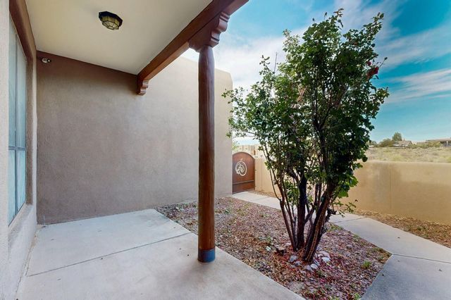 624 5th Street NE, Rio Rancho, NM 87124