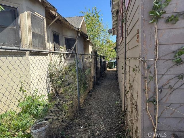 1749 W 49th, Los Angeles, CA 90062