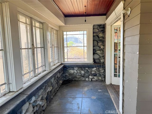 1749 W 49th, Los Angeles, CA 90062