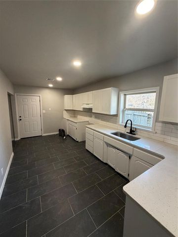 828 S 16th Street, Chickasha, OK 73018